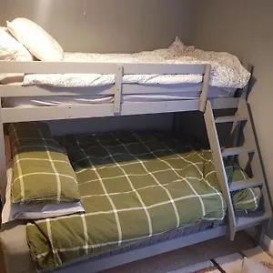 2 Just The Splott Sleeps 6 8Mins To Stadium Cardiff